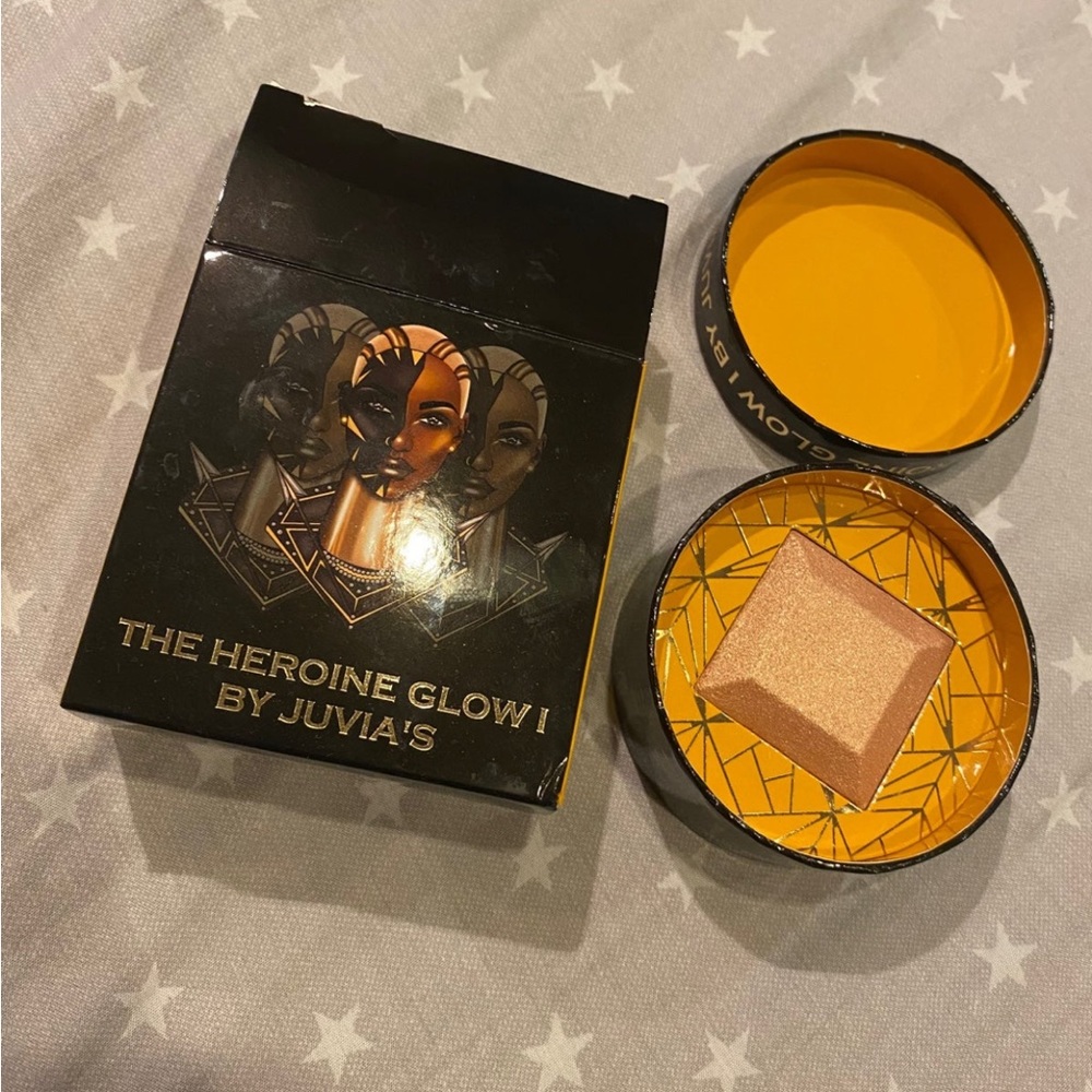 The Heroine Glow I By Juvias Highlighter